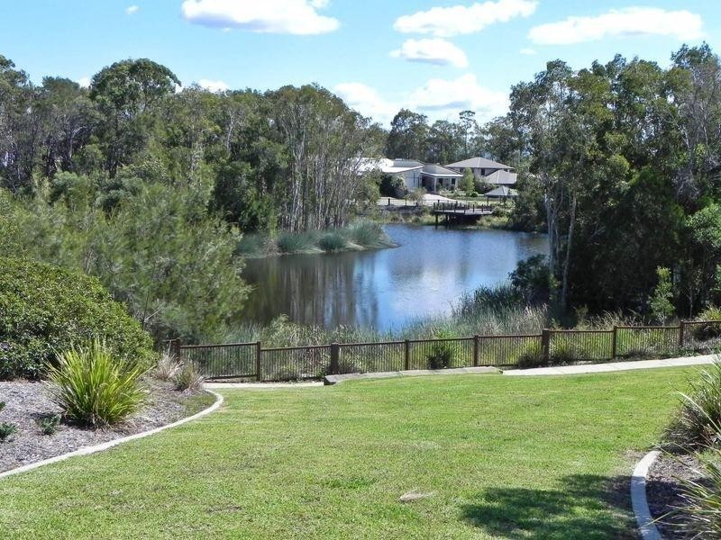 35 Hillview Crescent, Little Mountain QLD 4551