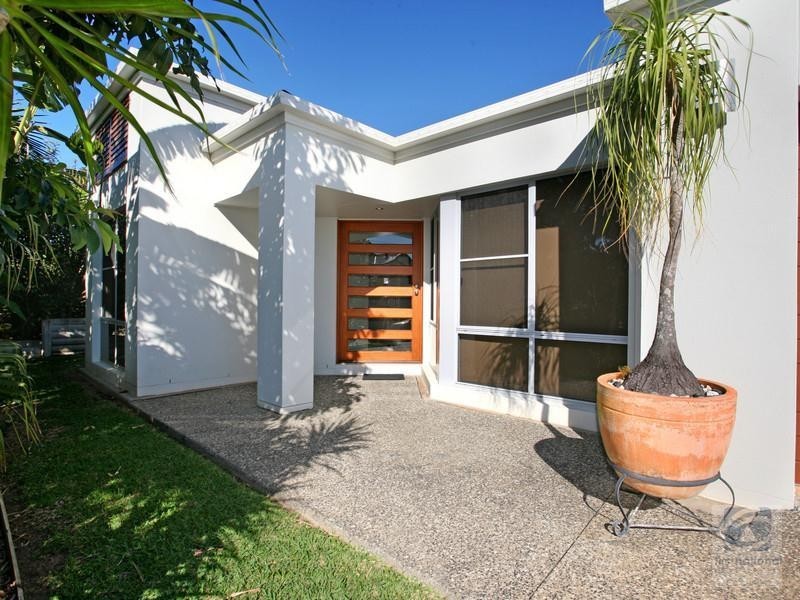 35 Hillview Crescent, Little Mountain QLD 4551