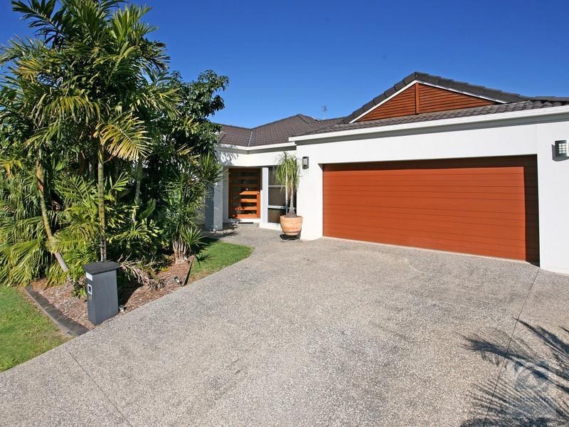 35 Hillview Crescent, Little Mountain QLD 4551