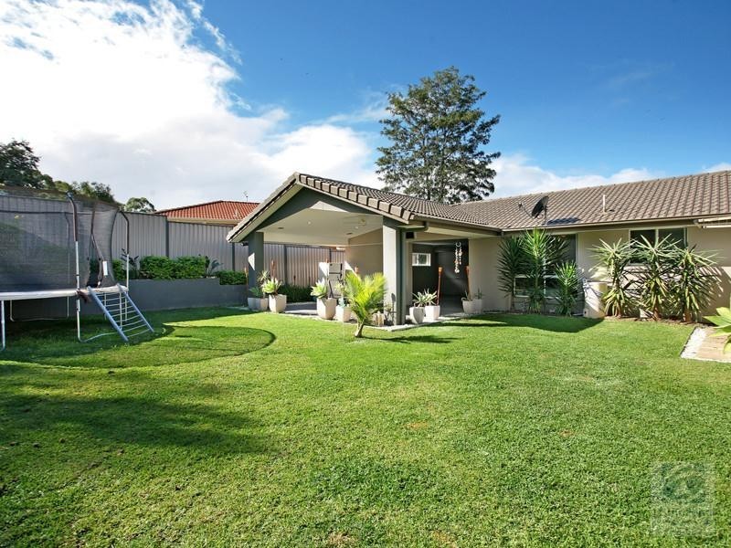 3 Heathglen Court, Little Mountain QLD 4551