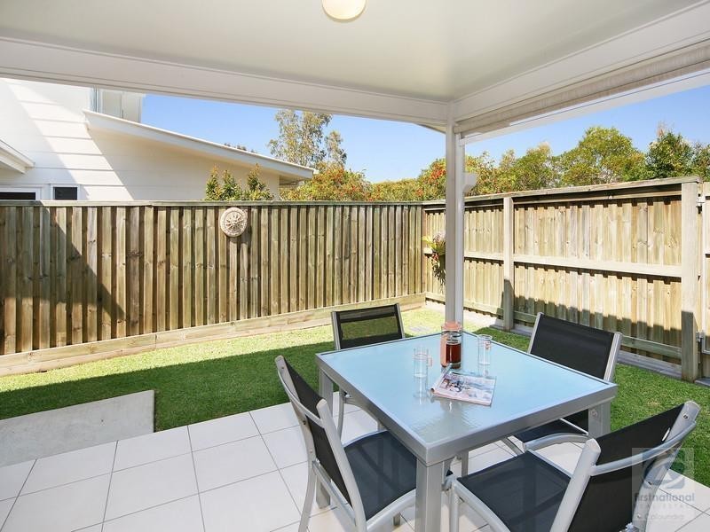 4/4 Lindesay Street, Caloundra West QLD 4551