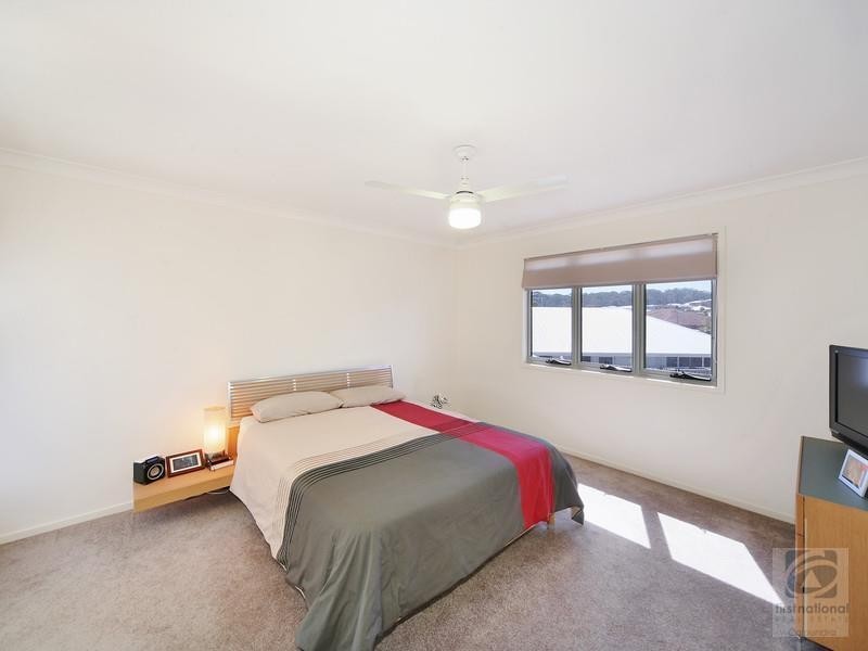 4/4 Lindesay Street, Caloundra West QLD 4551