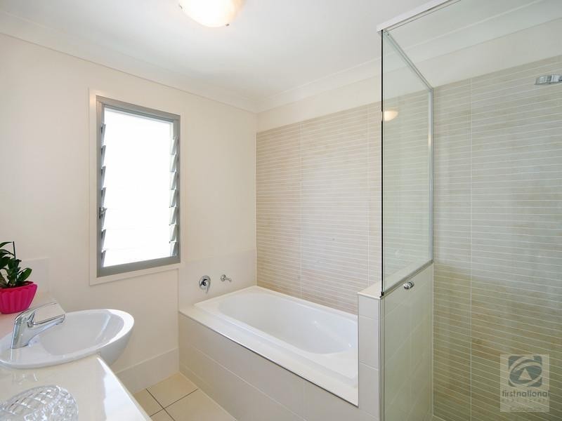 4/4 Lindesay Street, Caloundra West QLD 4551