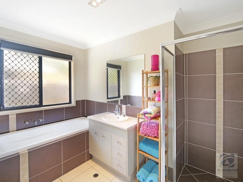 17 Tenkate Drive, Little Mountain QLD 4551