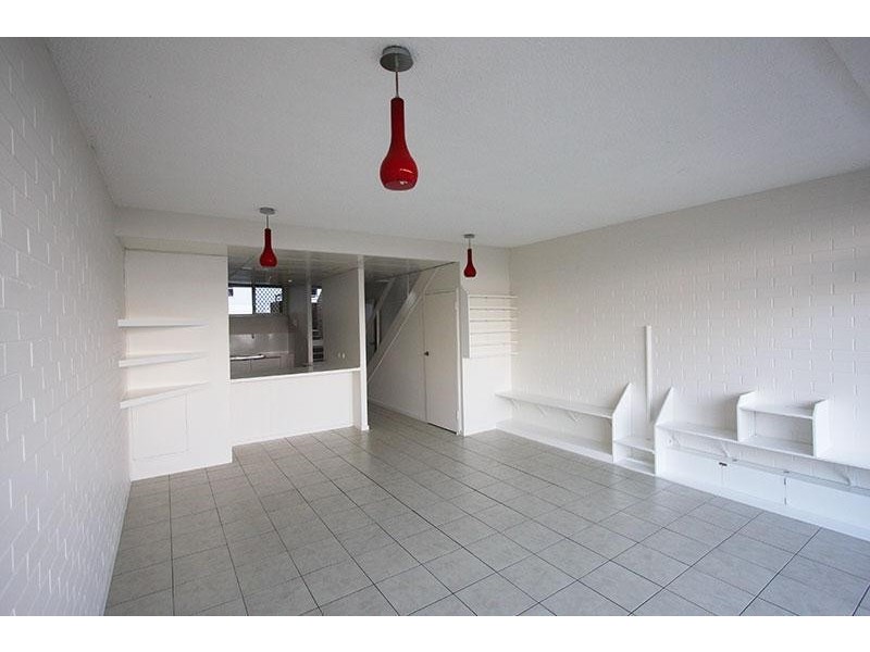 8/12 Queen Street, Kings Beach QLD 4551