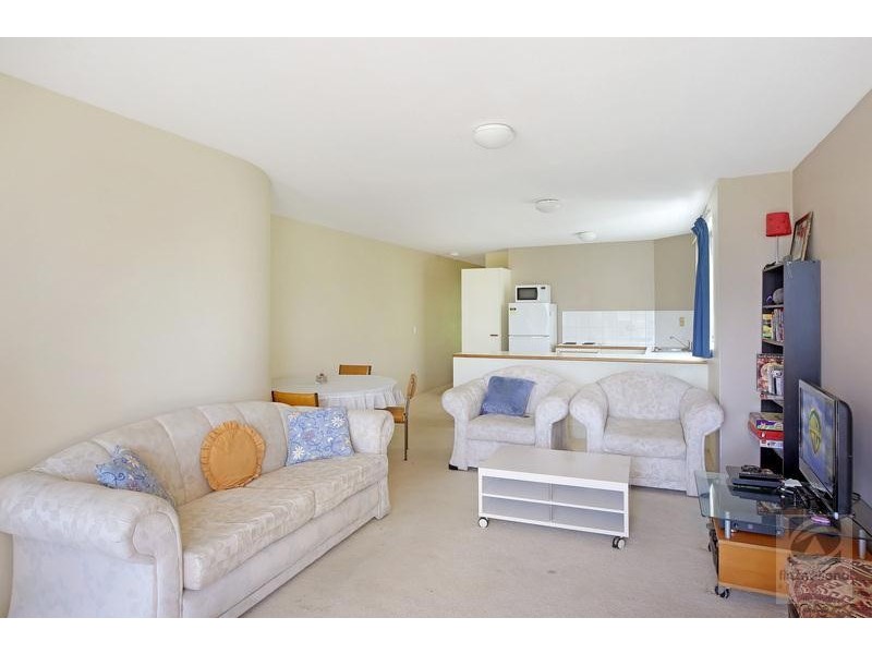 2/14 Mahia Terrace, Kings Beach QLD 4551