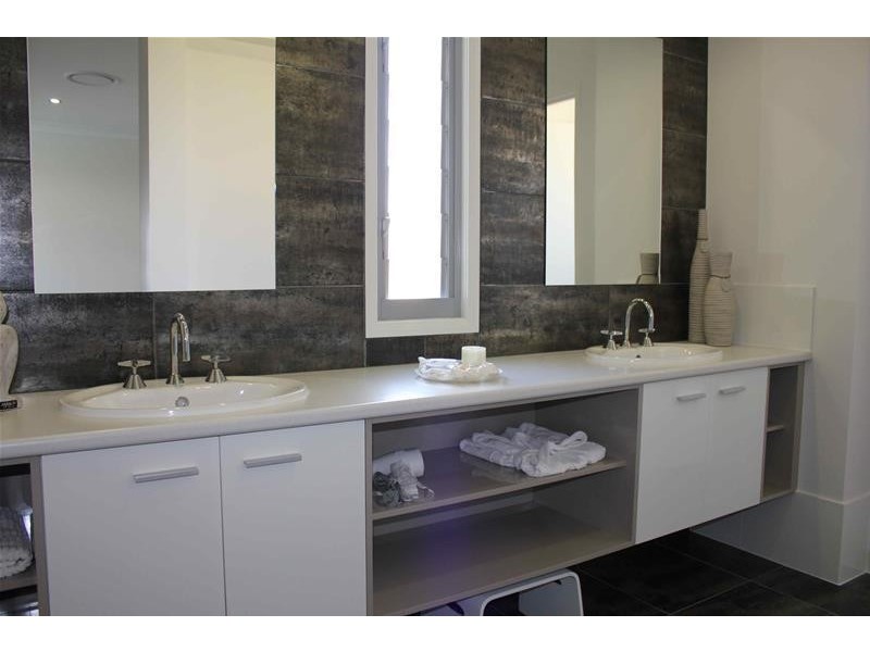 7 Sweep Court, Birtinya QLD 4575