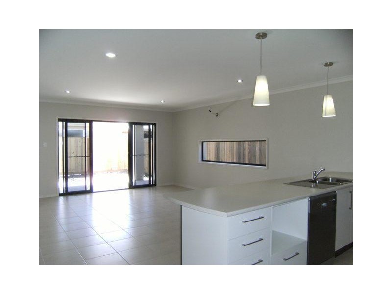 22 Sapphire Street, Caloundra West QLD 4551