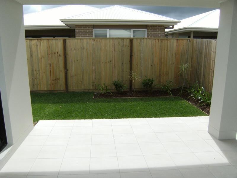 22 Sapphire Street, Caloundra West QLD 4551