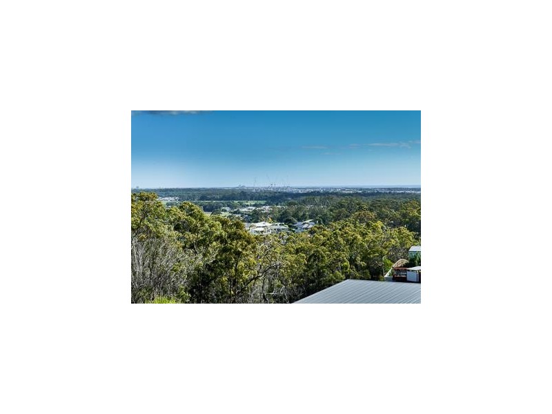 2 Mon Terre Drive, Little Mountain QLD 4551