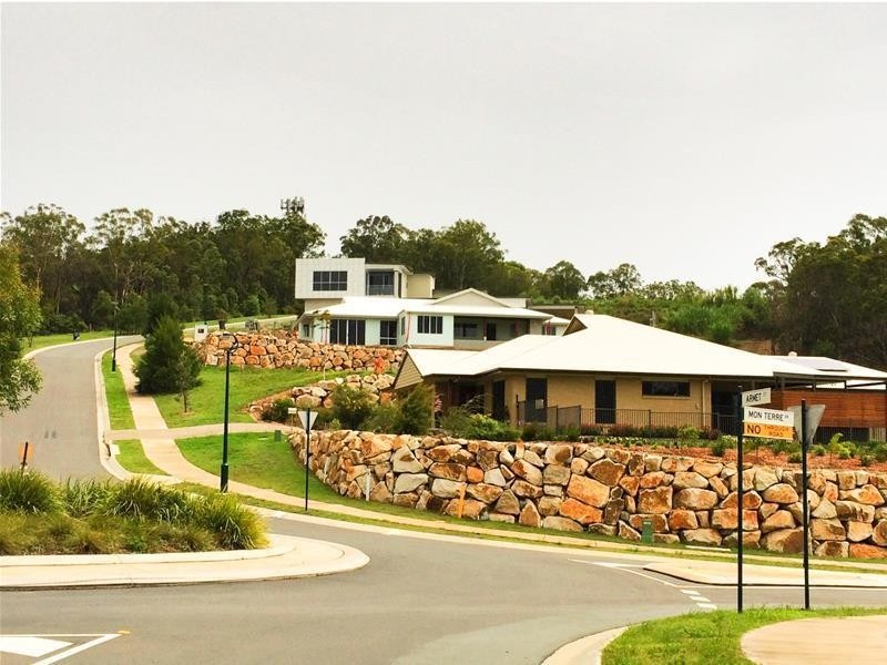 2 Mon Terre Drive, Little Mountain QLD 4551