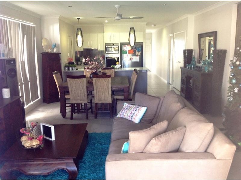 27 Promontory Street, Birtinya QLD 4575