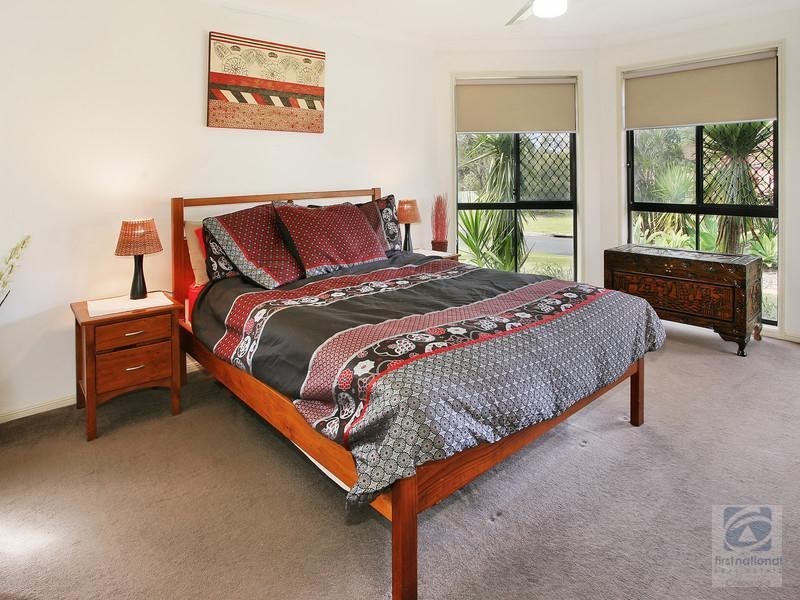 8 Berkley Place, Little Mountain QLD 4551