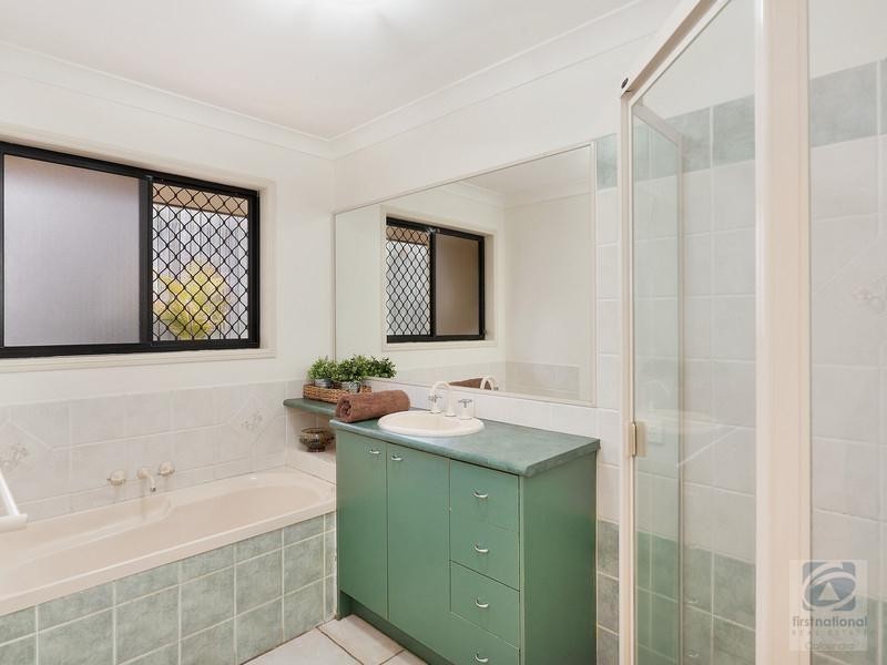 8 Berkley Place, Little Mountain QLD 4551