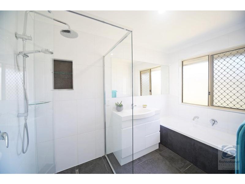 2 Bellevue Street, Little Mountain QLD 4551