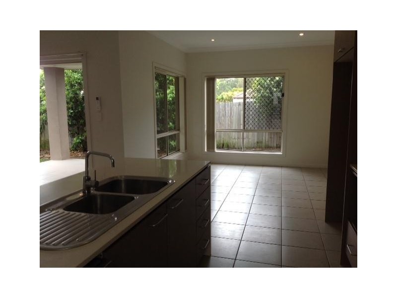 6 Pebbly Creek Crescent, Little Mountain QLD 4551