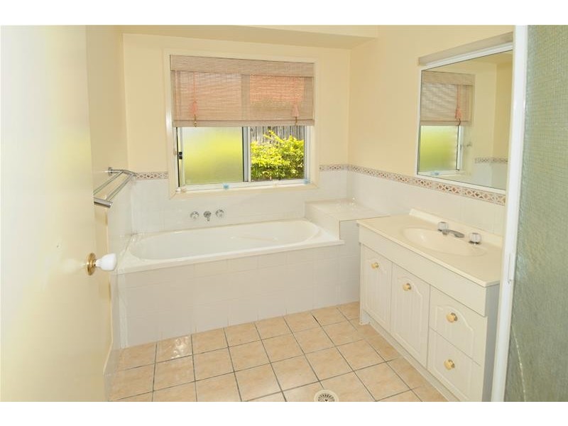 17 St James Court, Little Mountain QLD 4551