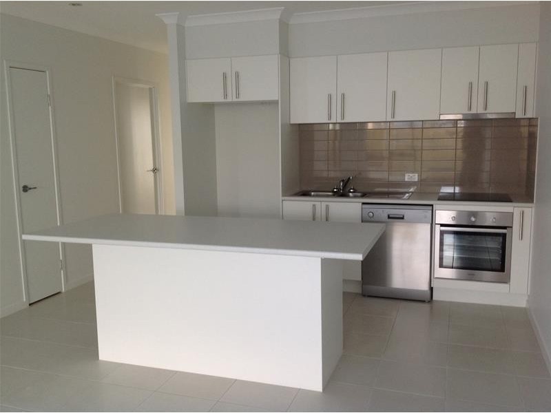 8 Honey Street, Caloundra West QLD 4551