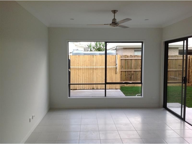 8 Honey Street, Caloundra West QLD 4551