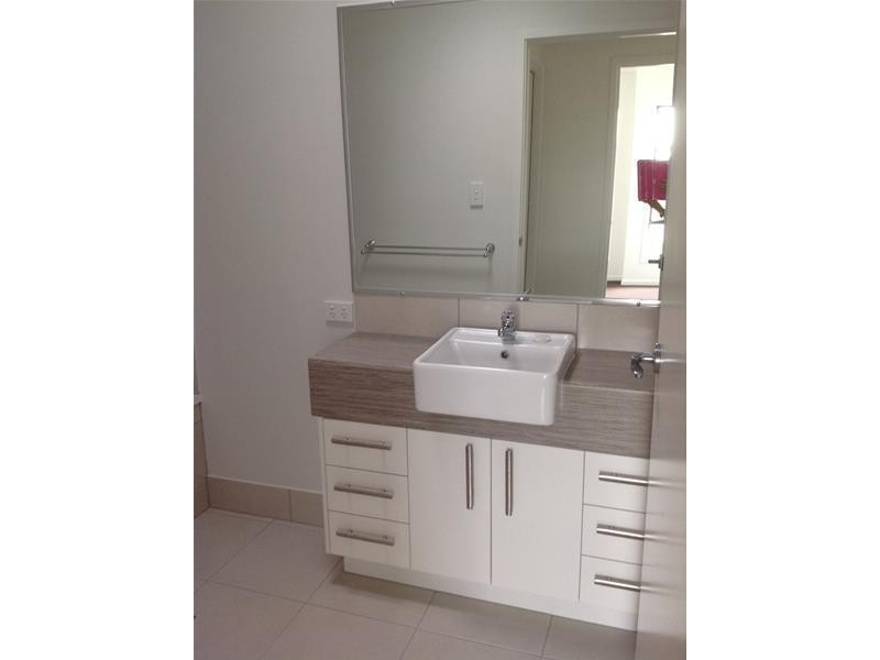 8 Honey Street, Caloundra West QLD 4551