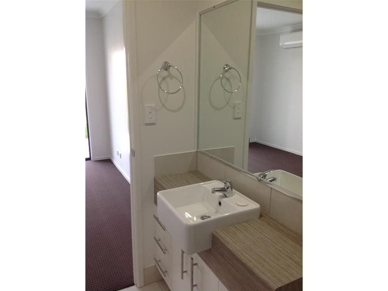 8 Honey Street, Caloundra West QLD 4551