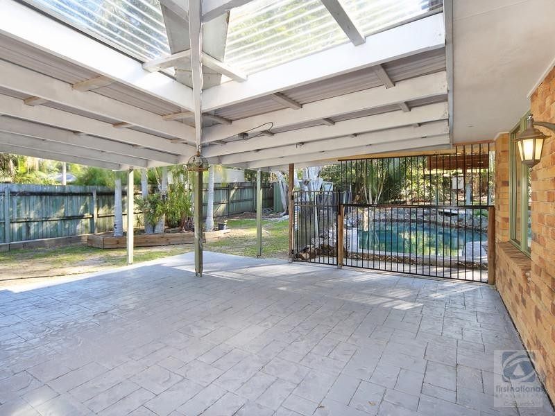 6 Athenree Place, Little Mountain QLD 4551