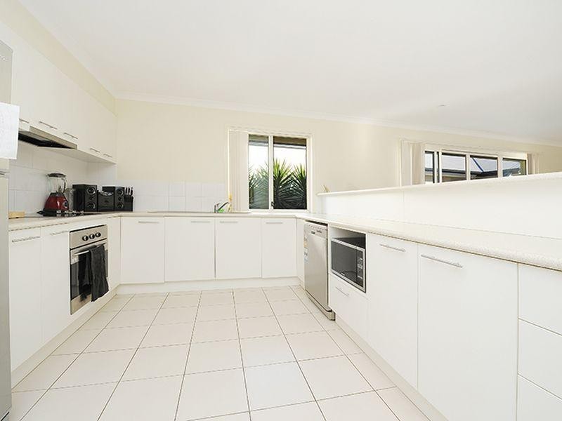 3 Scribbly Gum Drive, Meridan Plains QLD 4551