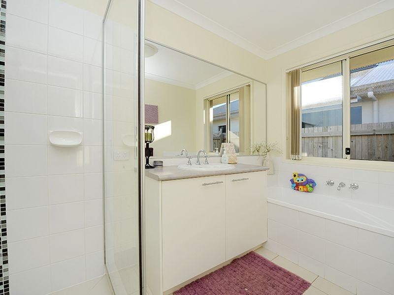 3 Scribbly Gum Drive, Meridan Plains QLD 4551