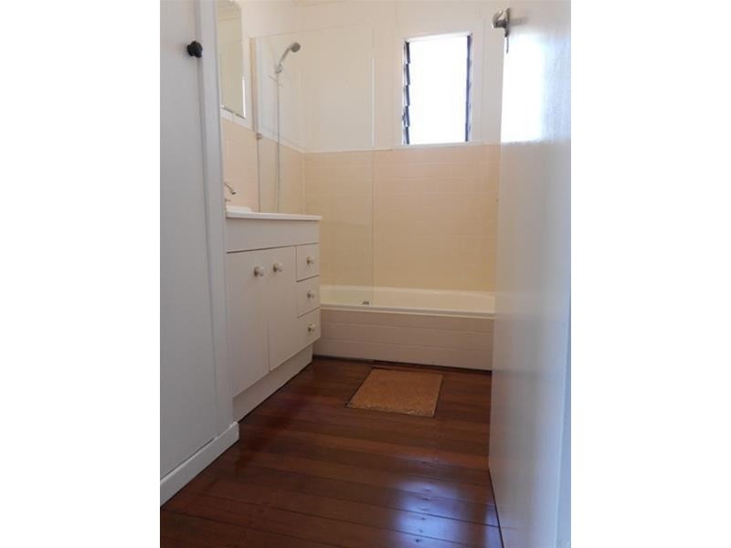 42 Palmer Avenue, Golden Beach QLD 4551