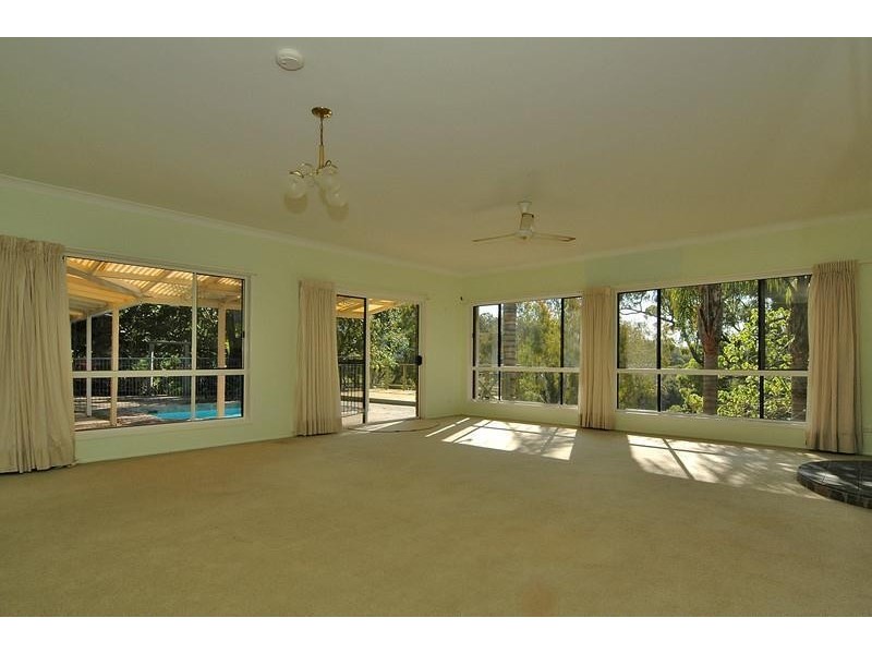 19 Sugarbag Road, Little Mountain QLD 4551