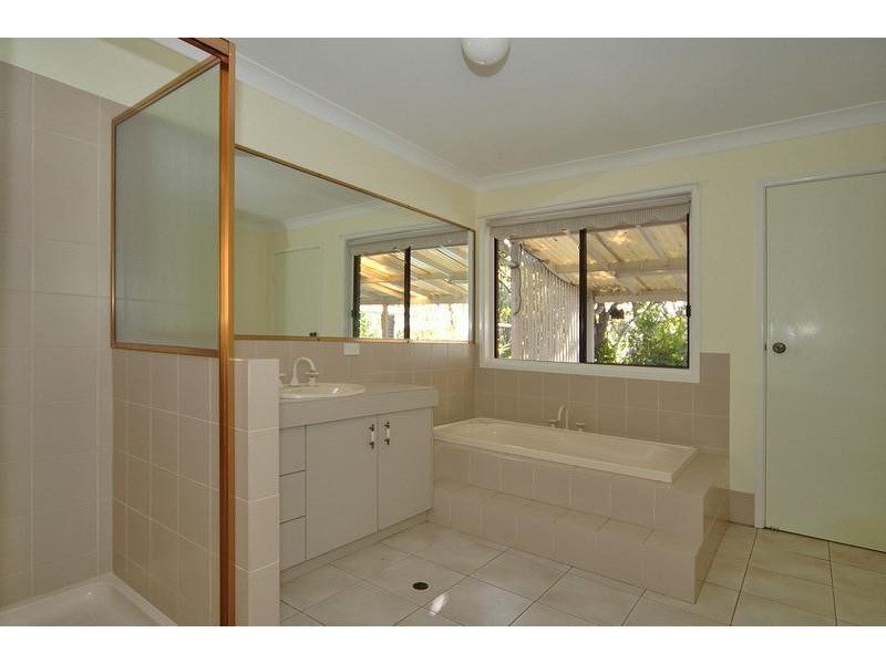 19 Sugarbag Road, Little Mountain QLD 4551