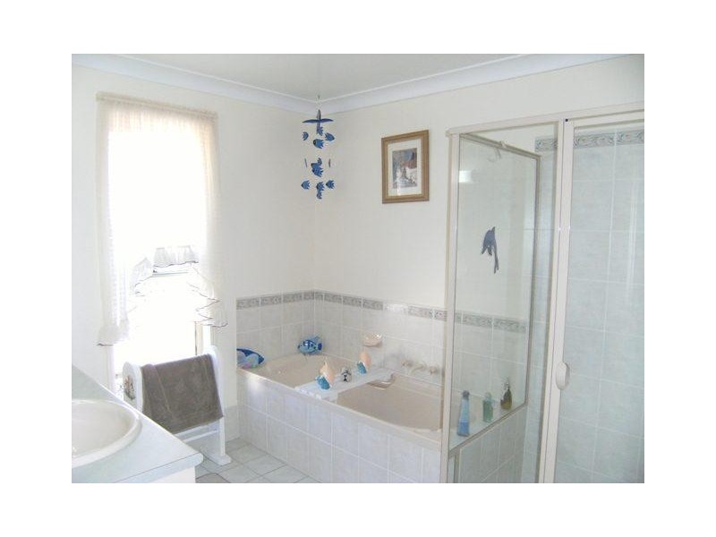 6 Bongaree Drive, Pelican Waters QLD 4551