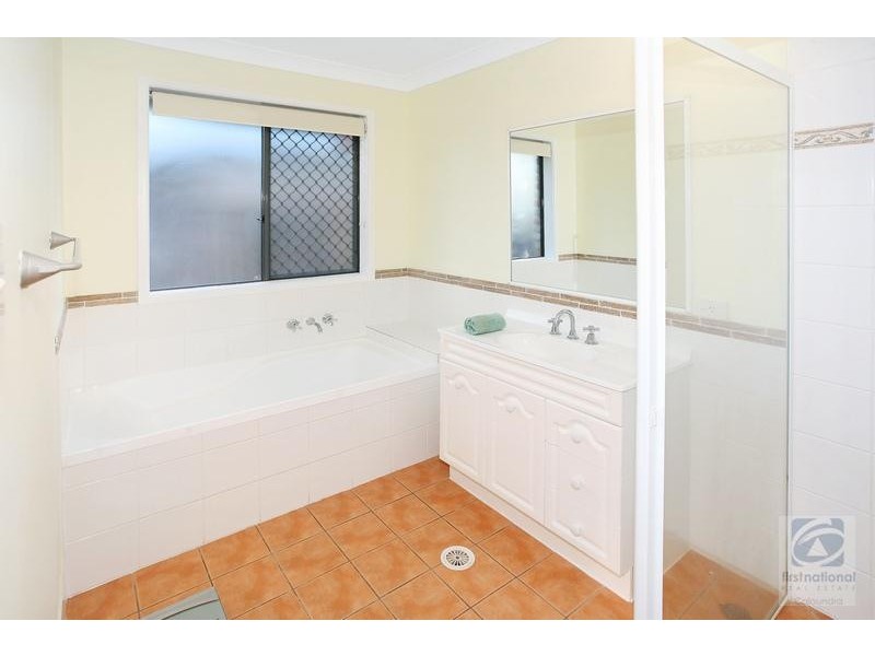 1 Heatherdale Court, Little Mountain QLD 4551