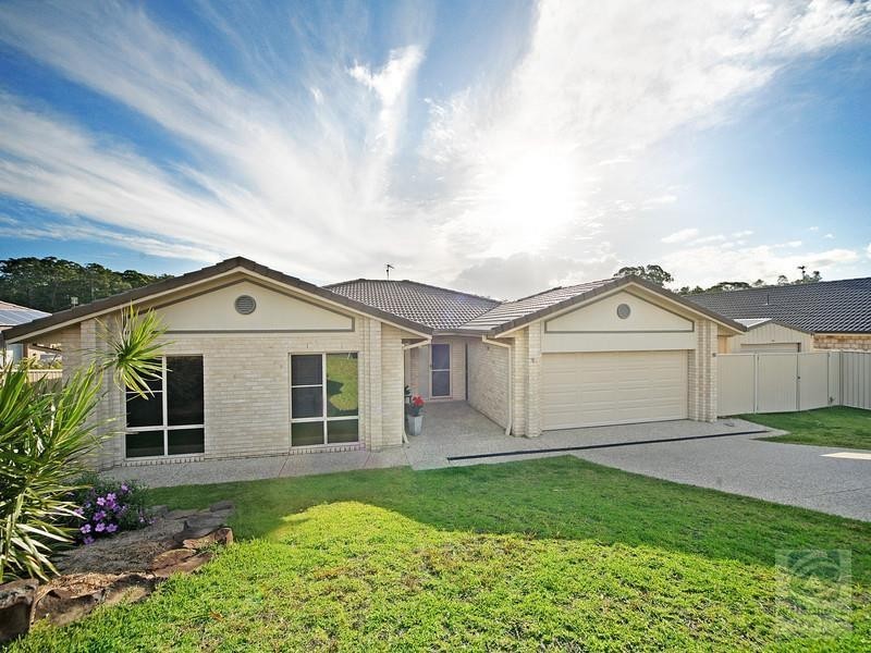 5 Cullen Drive, Little Mountain QLD 4551