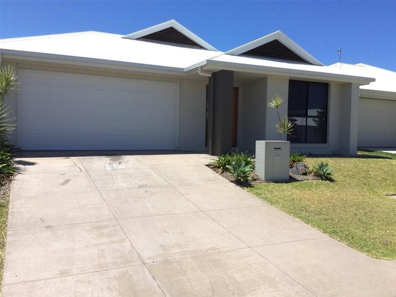 22 Sapphire Street, Caloundra West QLD 4551