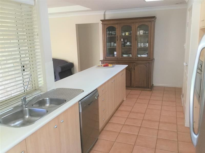 16 Gallery Place, Little Mountain QLD 4551