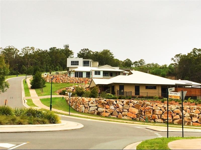 20 Mon Terre Drive, Little Mountain QLD 4551