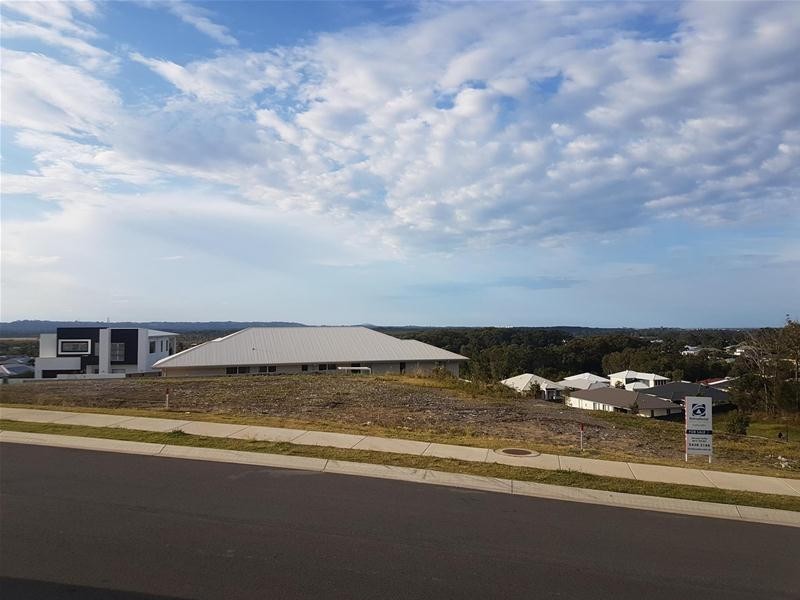 20 Mon Terre Drive, Little Mountain QLD 4551