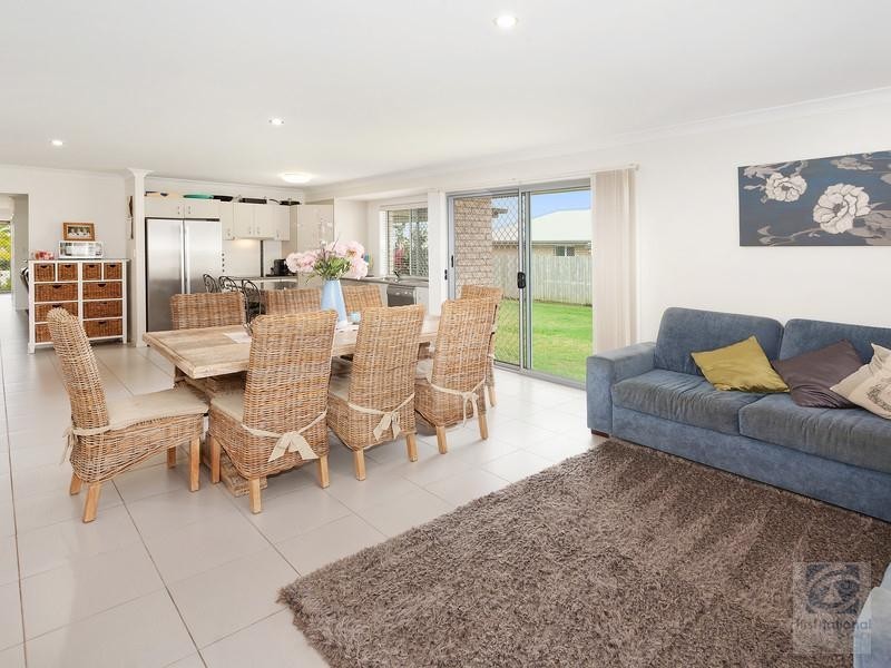 7  Middle Creek Road, Little Mountain QLD 4551