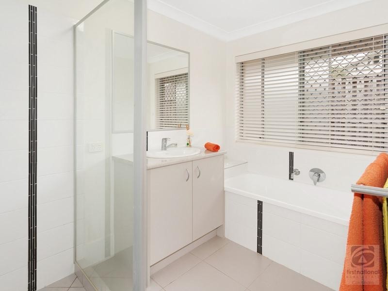 7  Middle Creek Road, Little Mountain QLD 4551