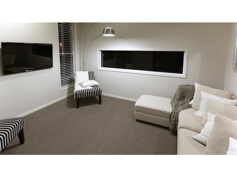 10 Azure Street, Caloundra West QLD 4551