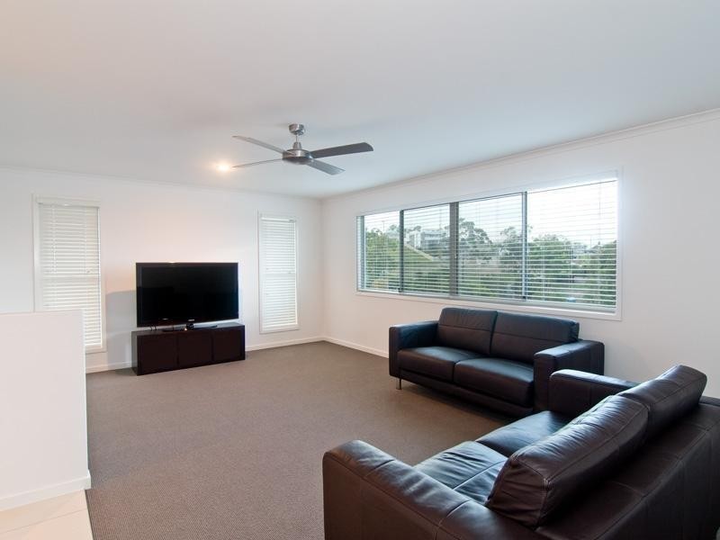 8 The Parkway, Aroona QLD 4551