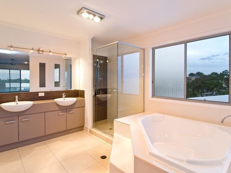 8 The Parkway, Aroona QLD 4551