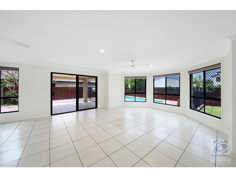 10 Primrose Place, Little Mountain QLD 4551