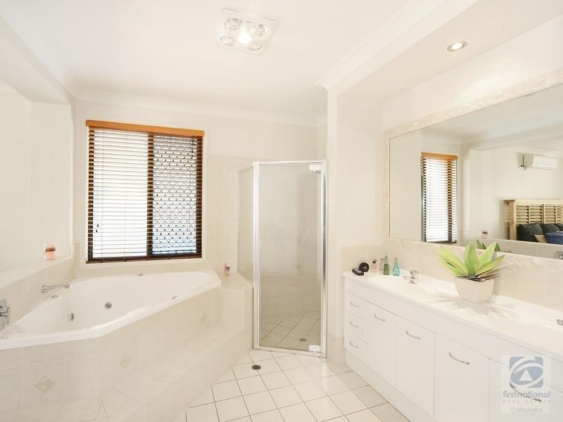 22 Oxford Parade, Pelican Waters QLD 4551