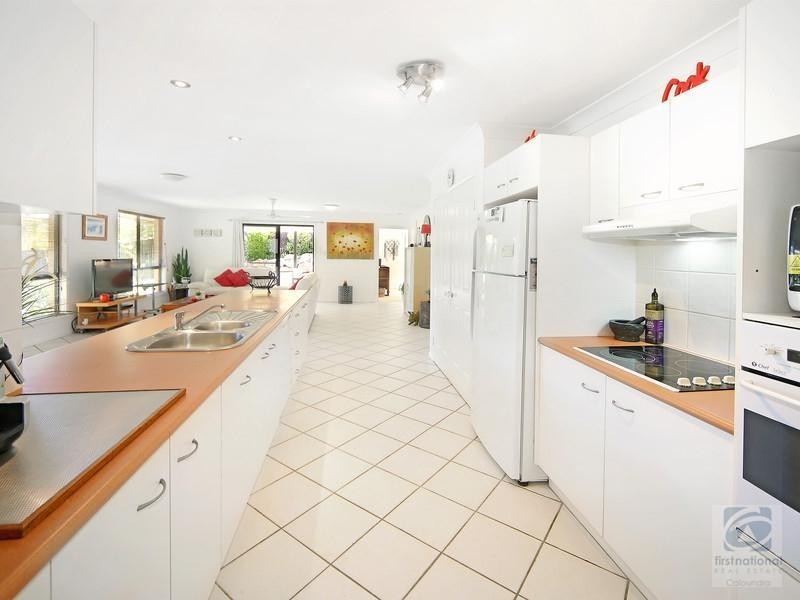 10 Allamanda Avenue, Little Mountain QLD 4551