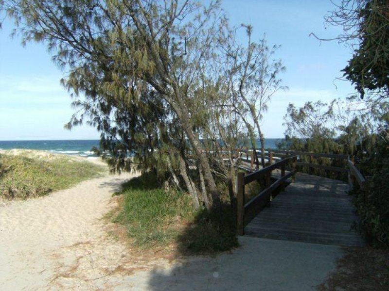 427 Oceanic Drive, Wurtulla QLD 4575