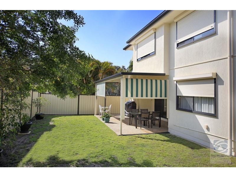 2/5 Oval Avenue, Caloundra QLD 4551