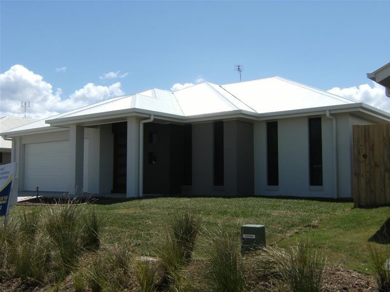 18 Sapphire Street, Caloundra West QLD 4551