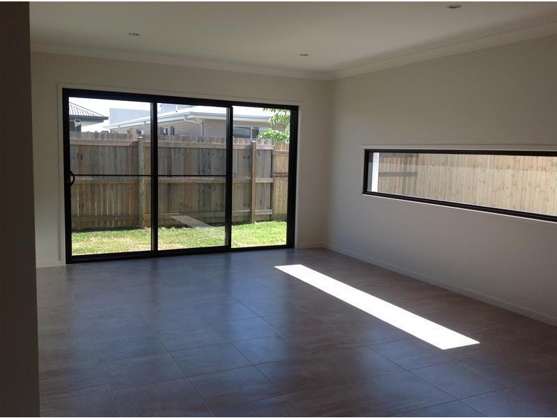 18 Sapphire Street, Caloundra West QLD 4551